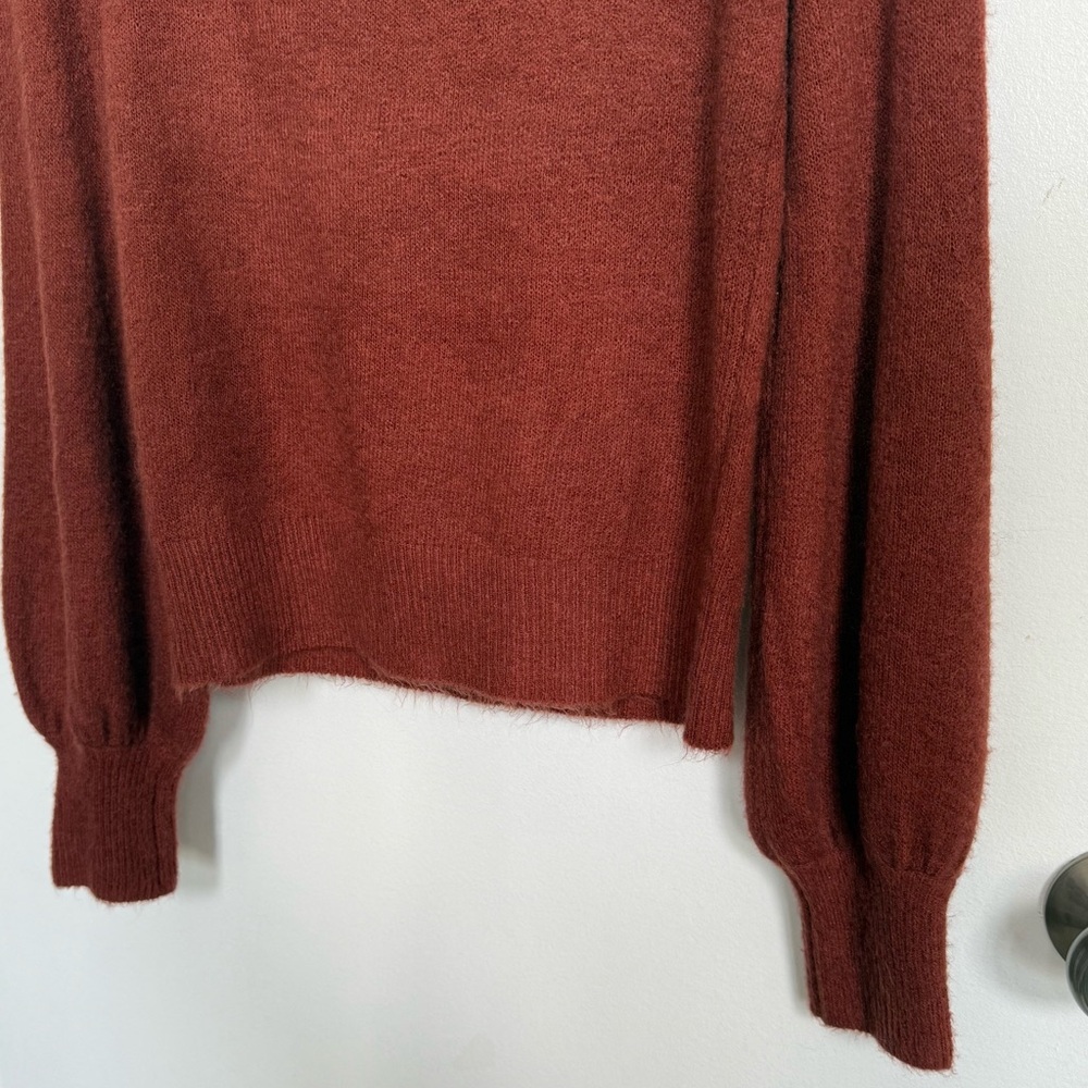 olivaceous off the shoulder sweater NWT m.fredric - Picture 7 of 8